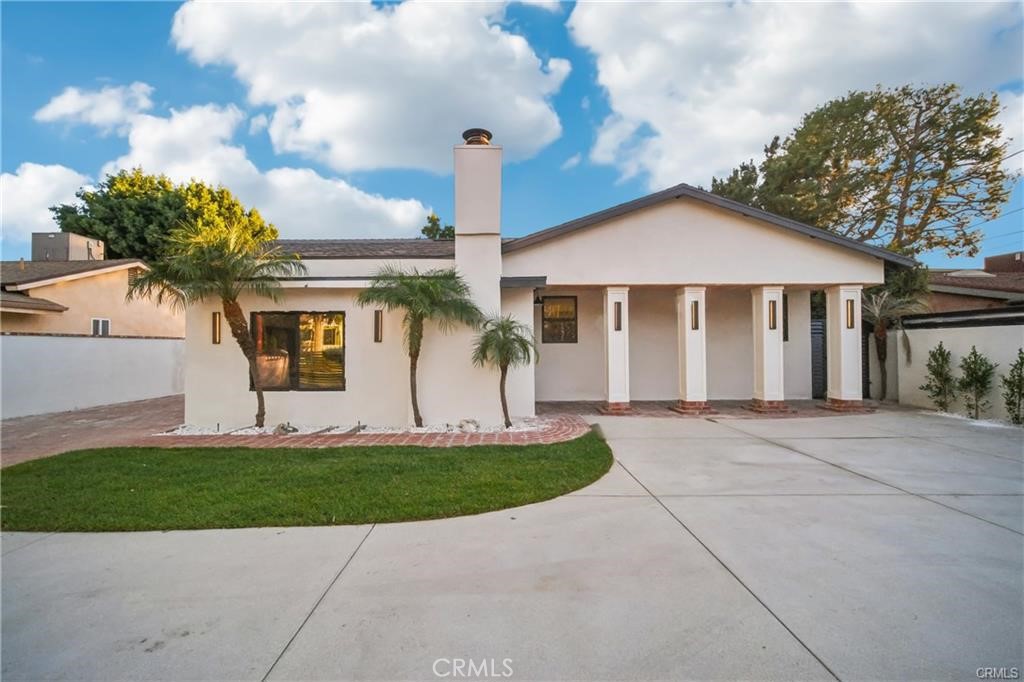 13010 Aetna Street Property Photo