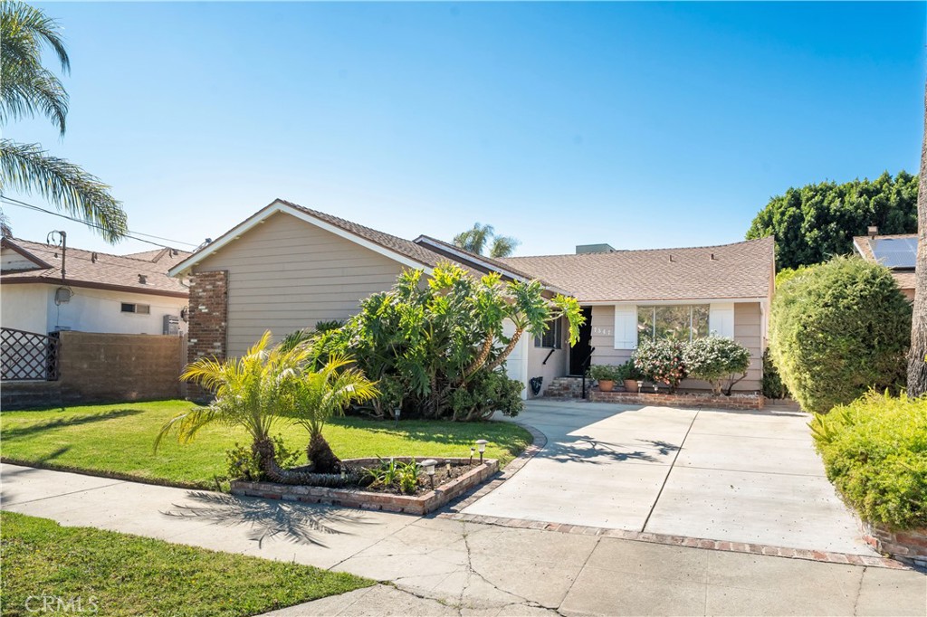 7547 Bluebell Avenue Property Photo