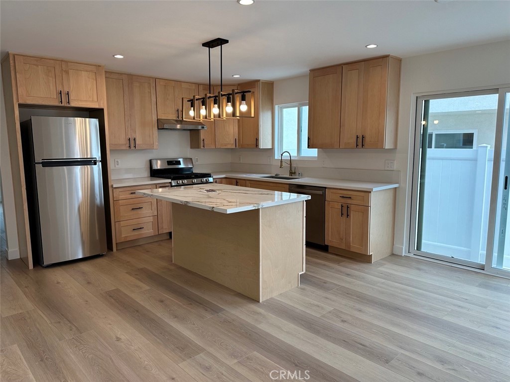 5436 Kester Property Photo