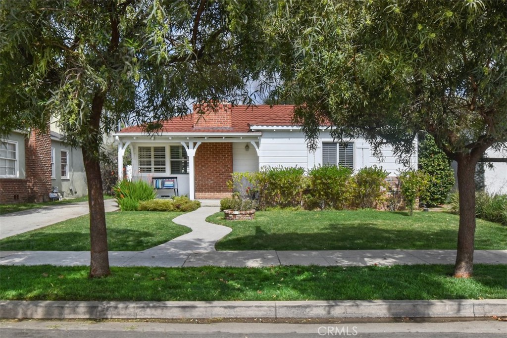 14013 Gilmore Street Property Photo