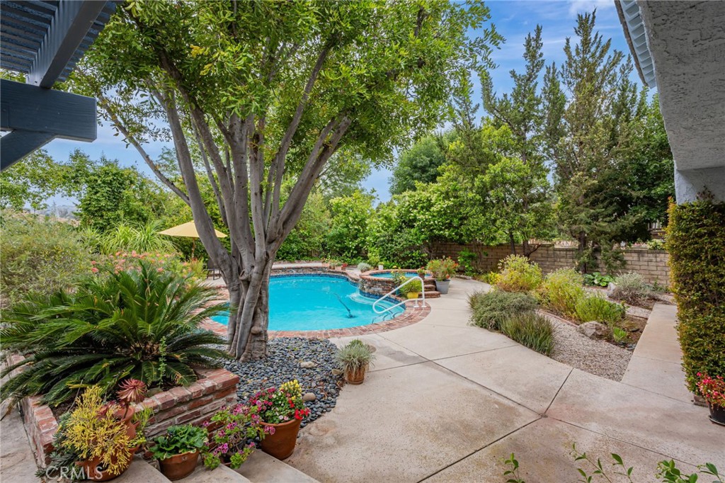 27072 Esward Drive Property Photo 1