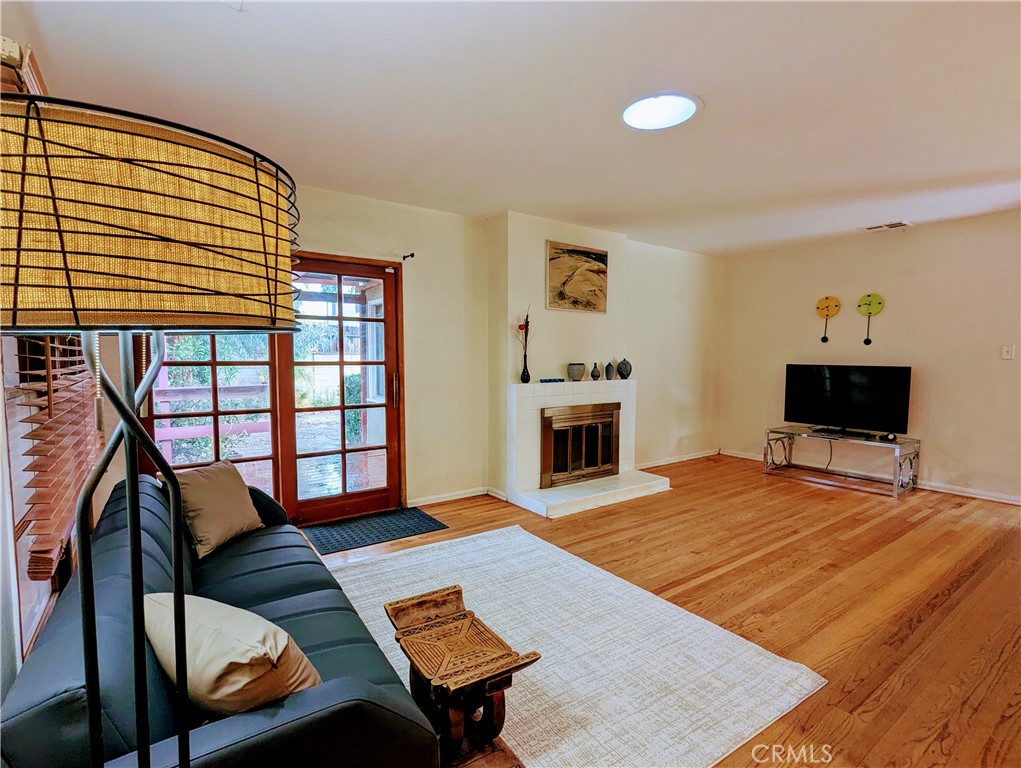 15123 Killion Street Property Photo