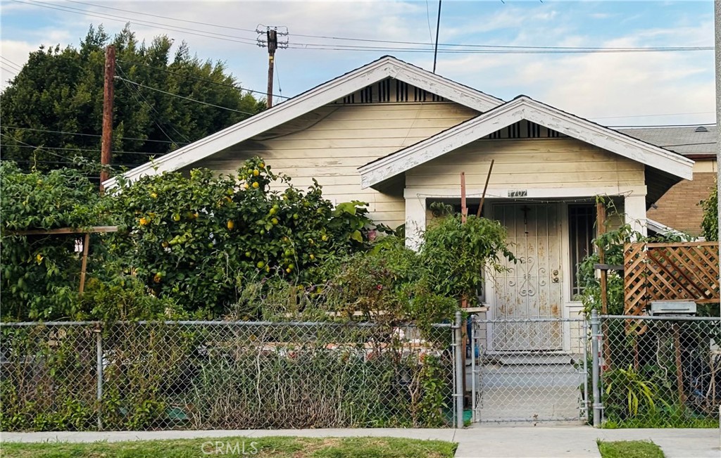 1702 Colby St Property Photo
