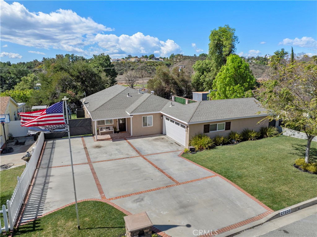 27233 Santa Clarita Rd Property Photo