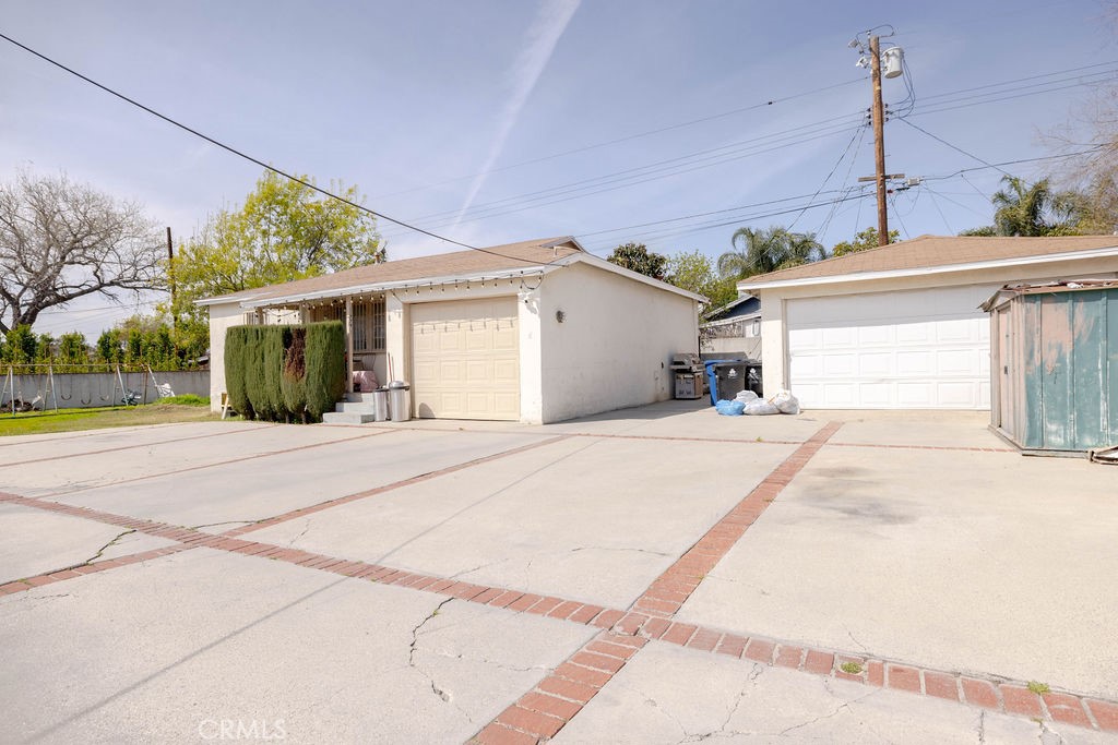 11779 Dronfield Avenue Property Photo