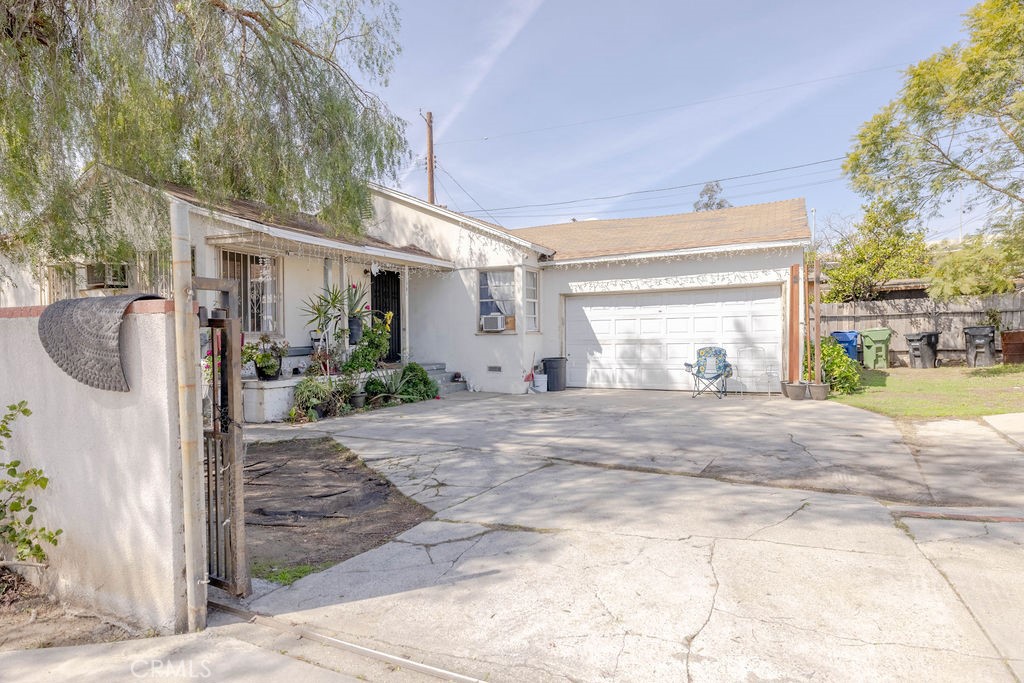 11779 Dronfield Avenue Property Photo 3