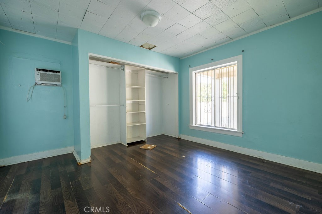 11779 Dronfield Avenue Property Photo 12