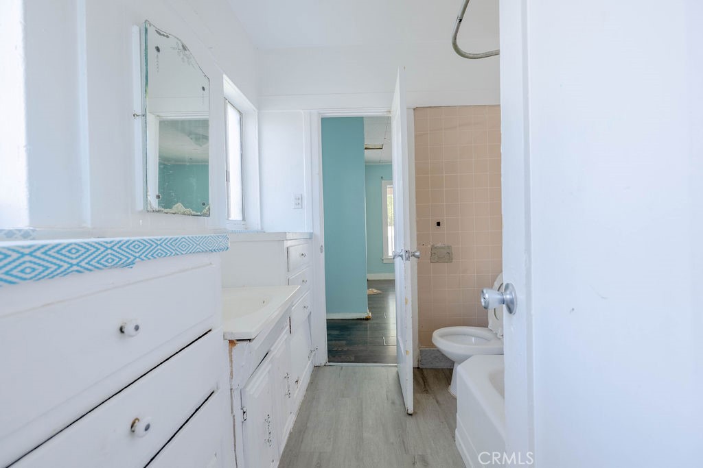 11779 Dronfield Avenue Property Photo 14