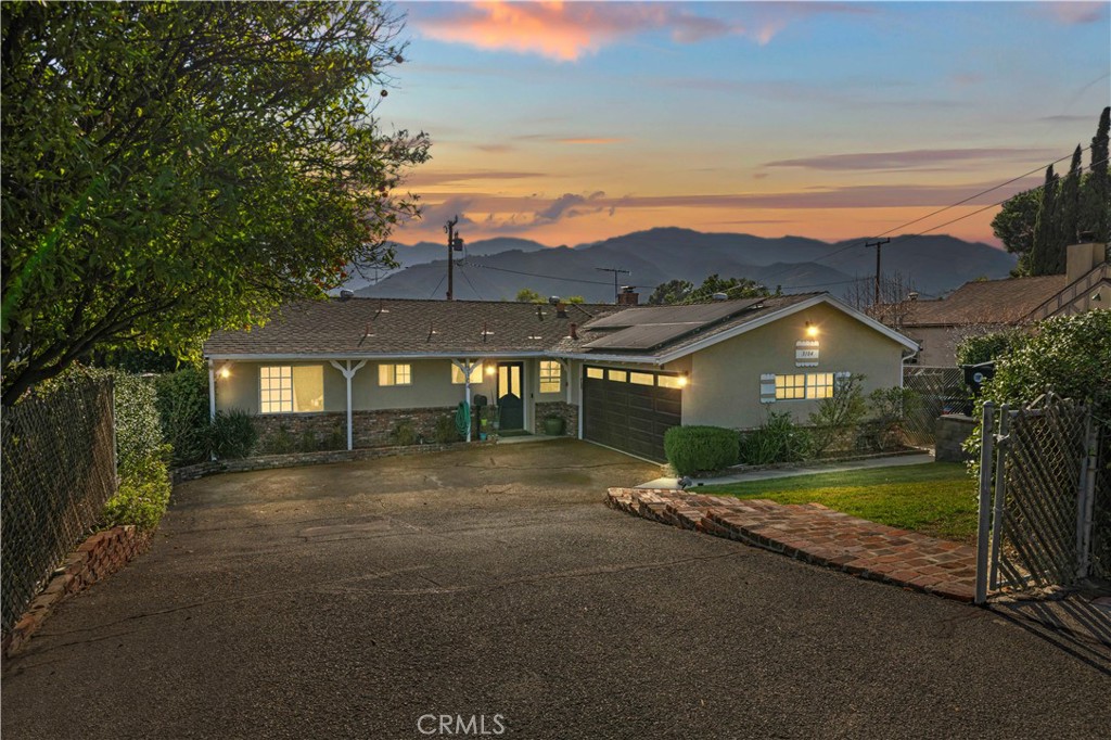 3104 Altura Avenue Property Photo