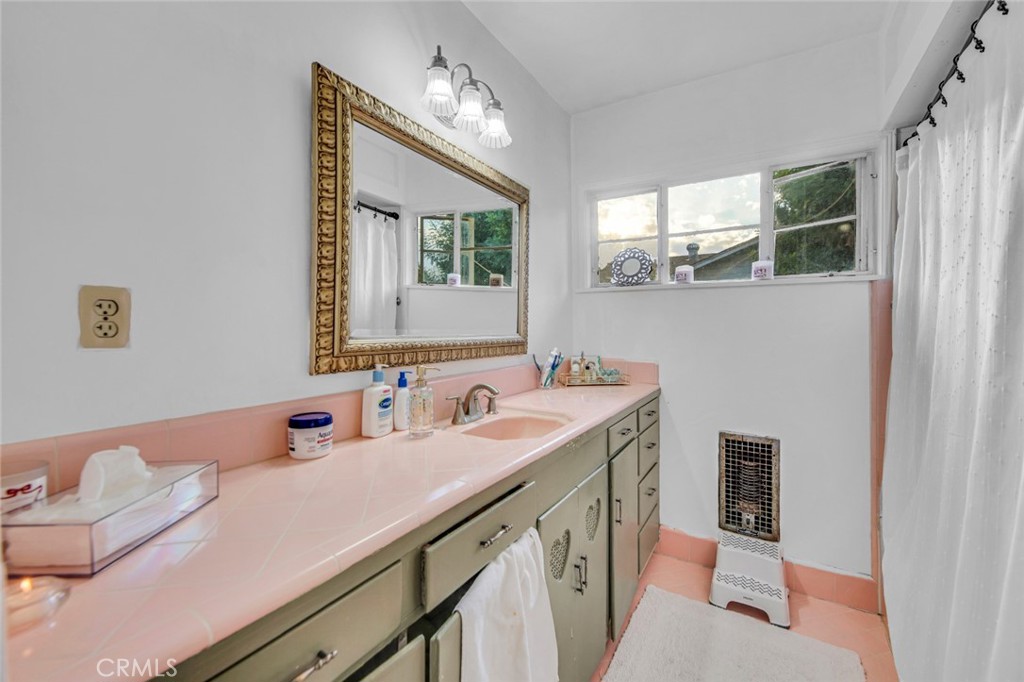 17520 Kingsbury Street Property Photo 16