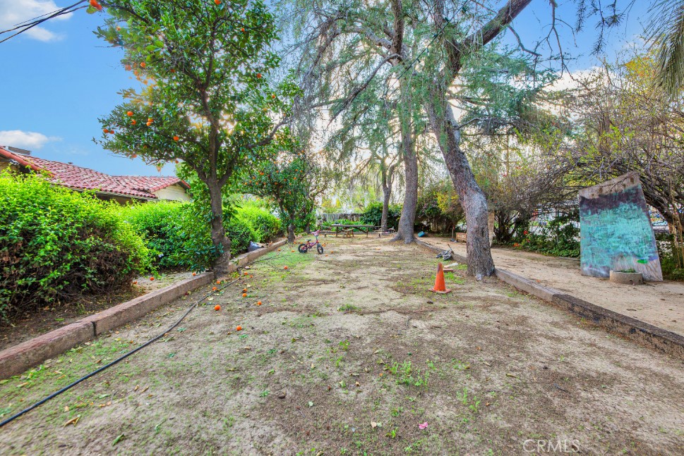 17520 Kingsbury Street Property Photo 23