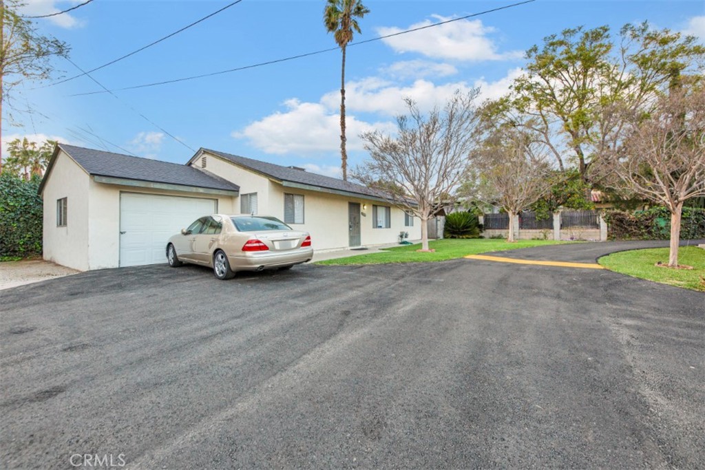 17520 Kingsbury Street Property Photo 26