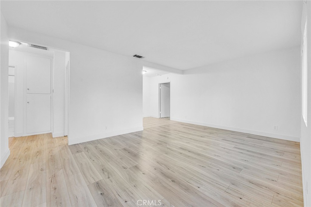 17520 Kingsbury Street Property Photo 28