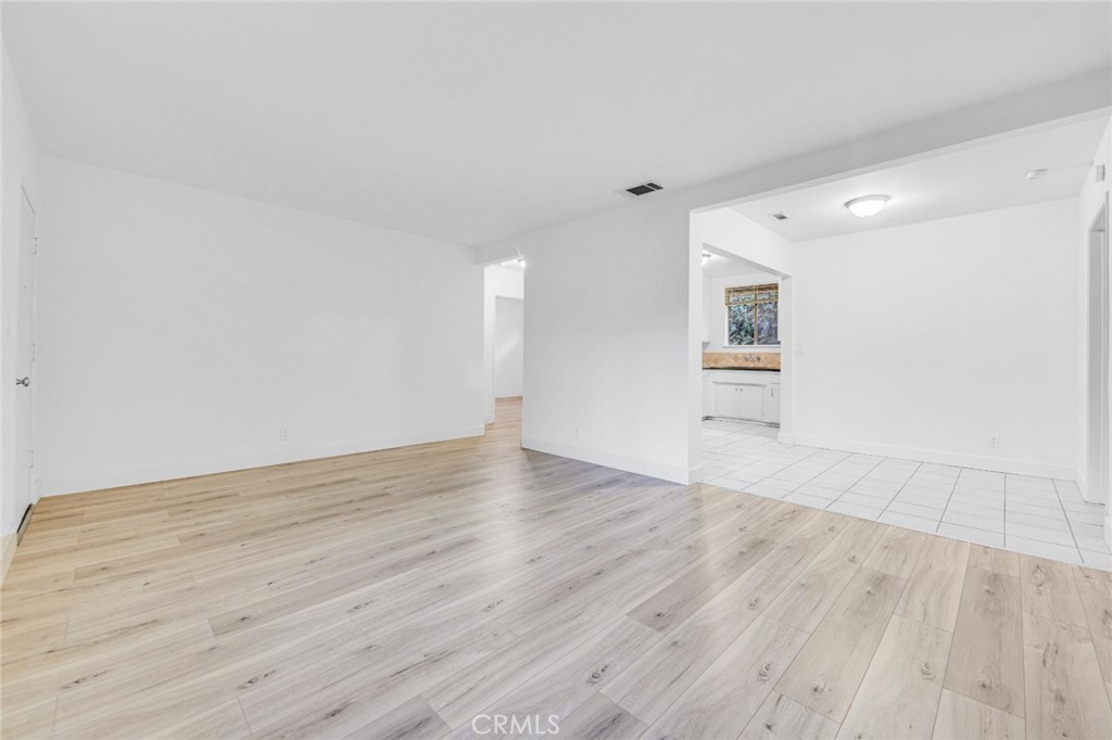 17520 Kingsbury Street Property Photo 29