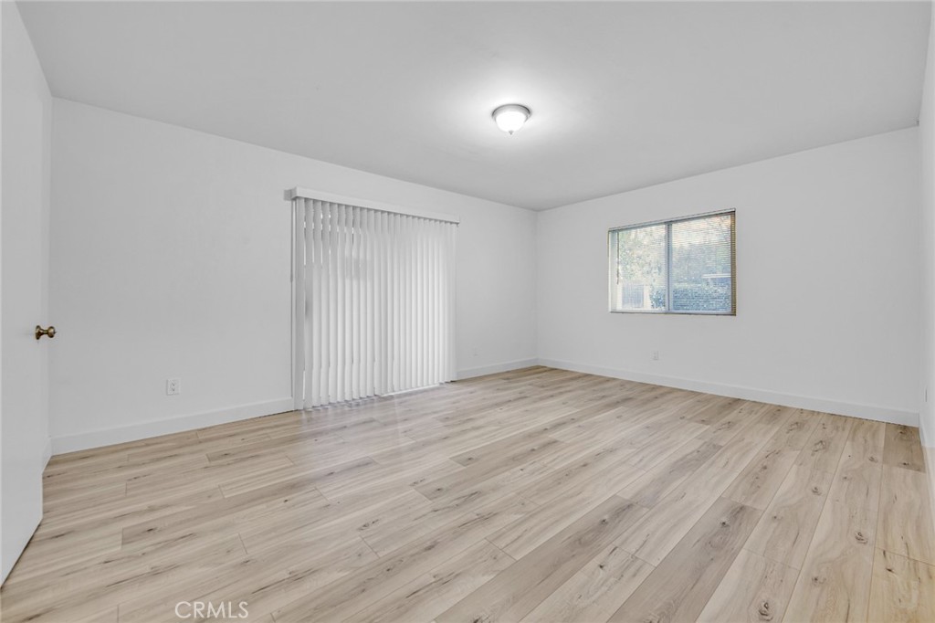 17520 Kingsbury Street Property Photo 34