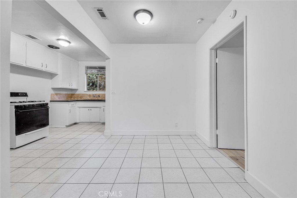 17520 Kingsbury Street Property Photo 30