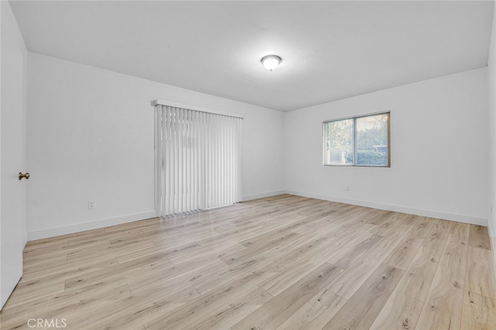 17520 Kingsbury Street Property Photo 34