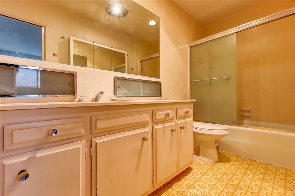 728 E Kensington Road Property Photo 16