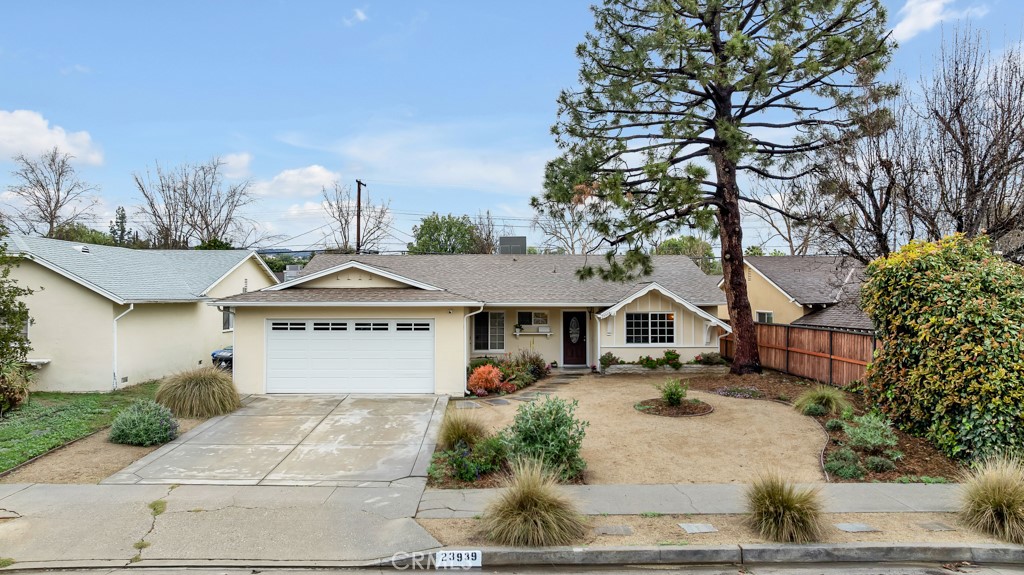 23939 Kittridge Street Property Photo