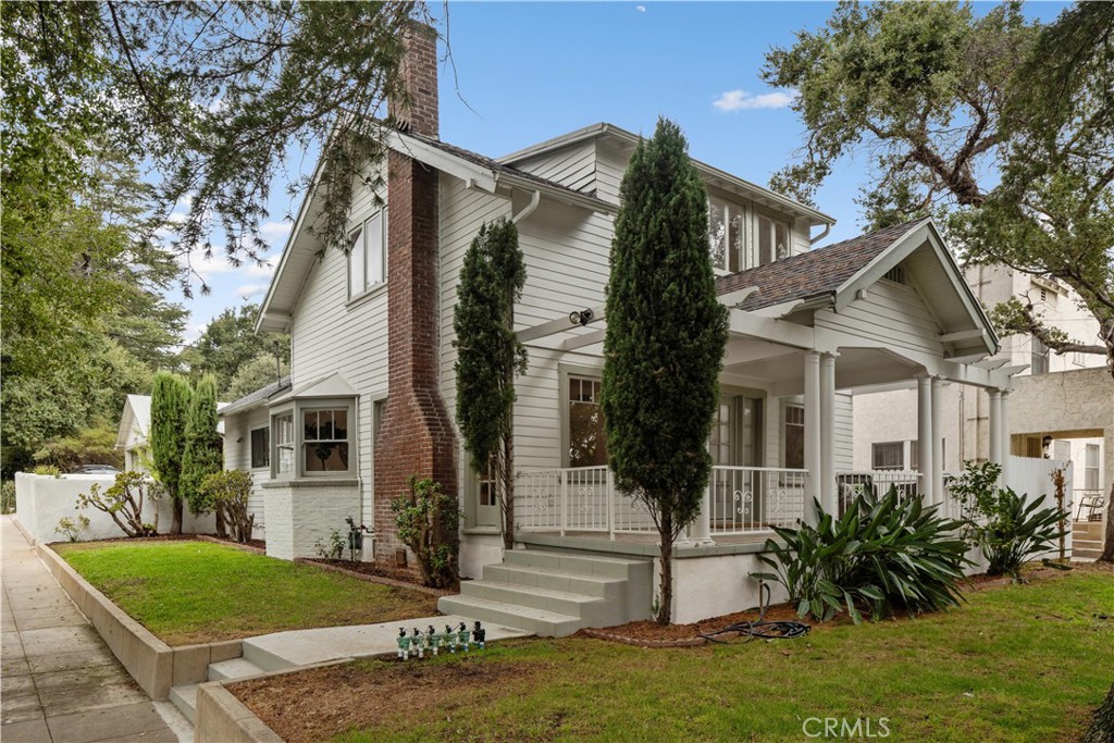 1620 N Holliston Avenue Property Photo