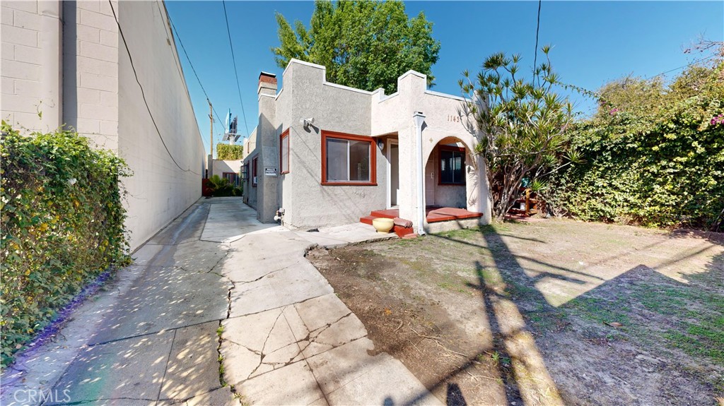 1143 N Sycamore Avenue Property Photo