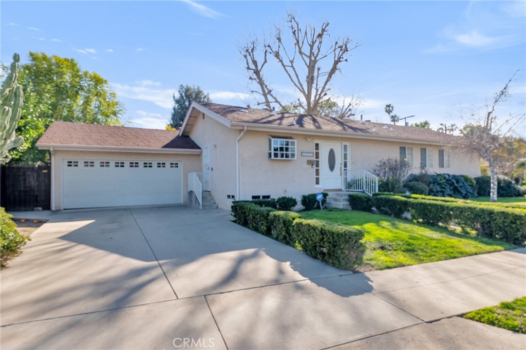 22216 Kittridge Street Property Photo