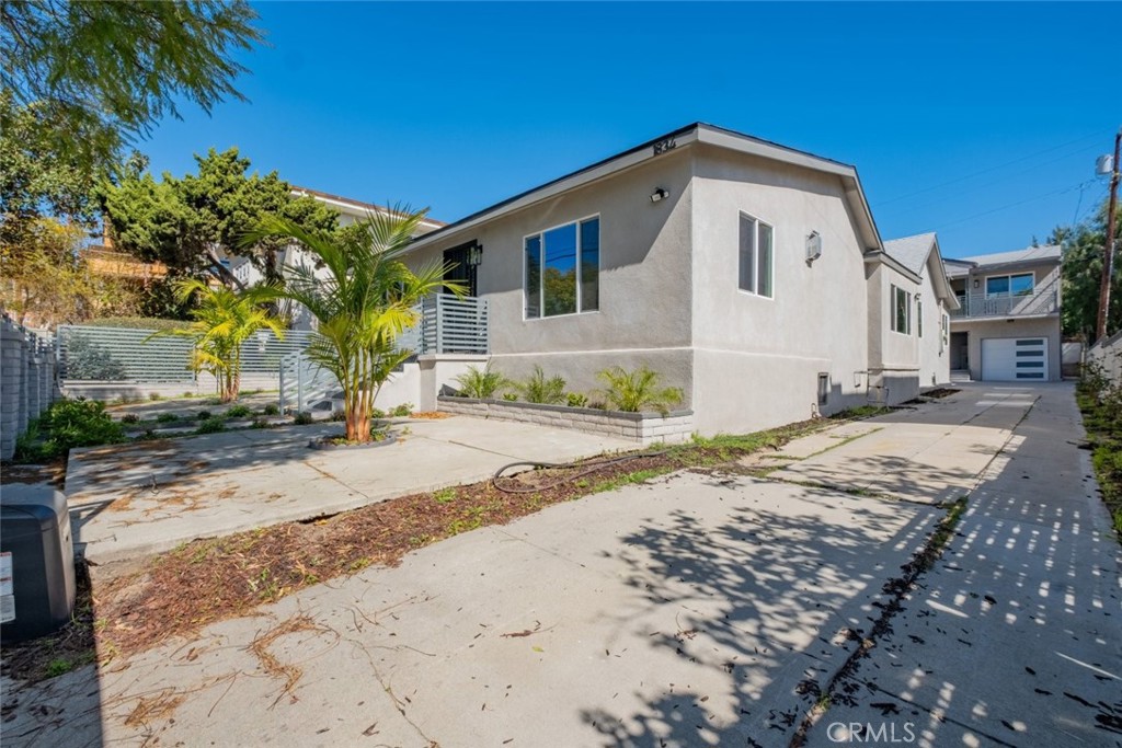 1834 N Alexandria Avenue Property Photo 2