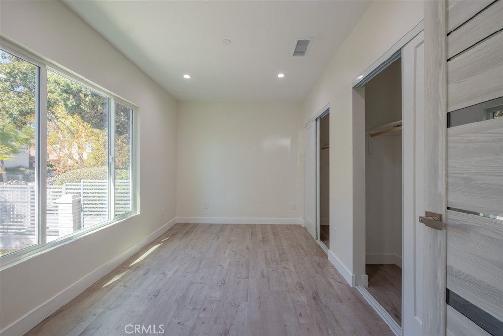 1834 N Alexandria Avenue Property Photo 10