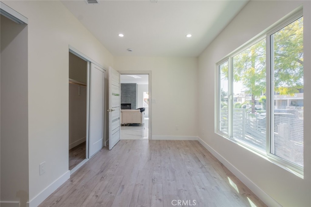 1834 N Alexandria Avenue Property Photo 11