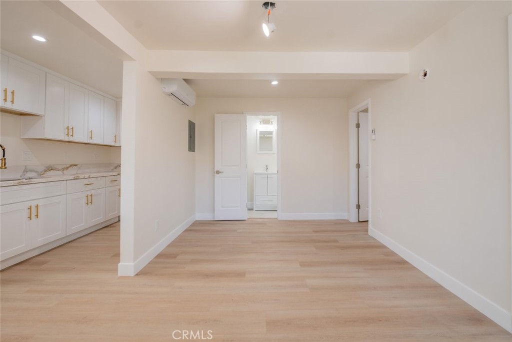 1834 N Alexandria Avenue Property Photo 26