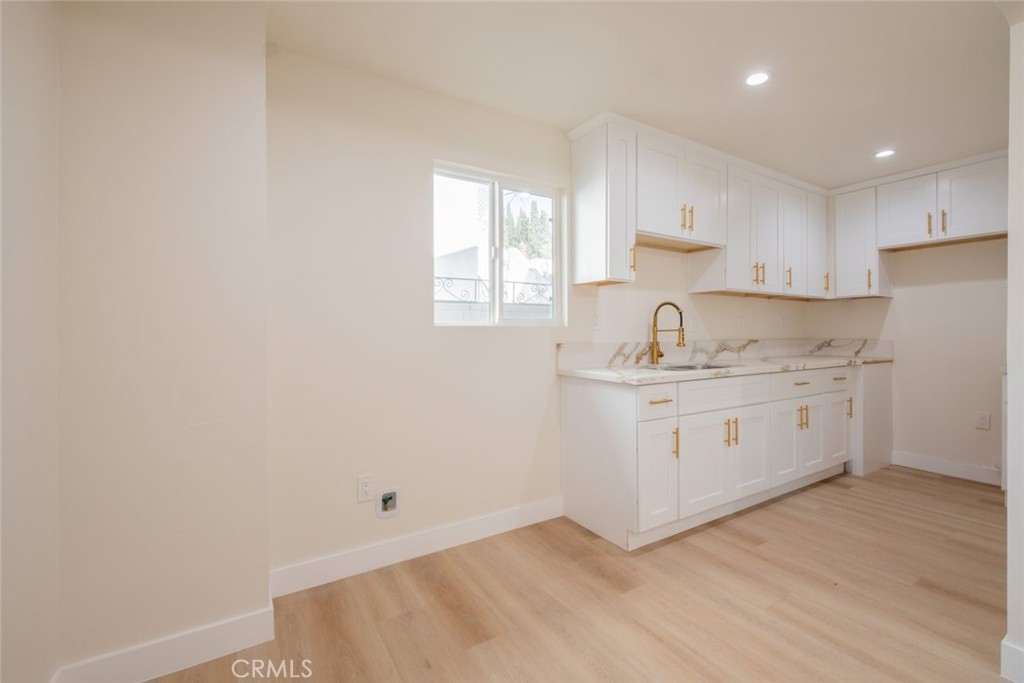 1834 N Alexandria Avenue Property Photo 28