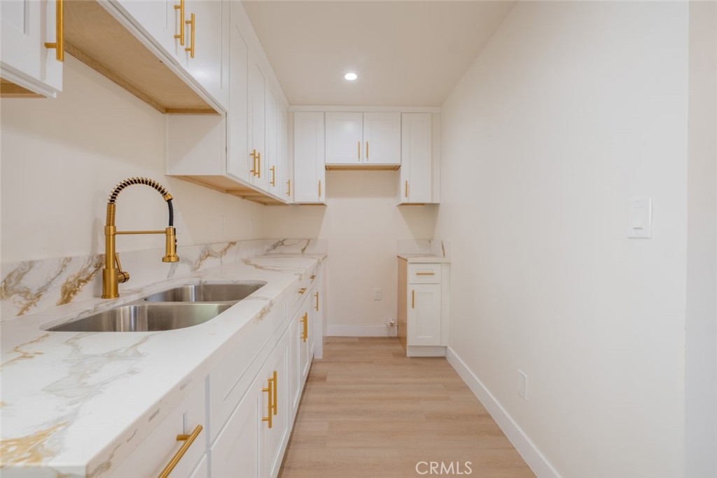 1834 N Alexandria Avenue Property Photo 29