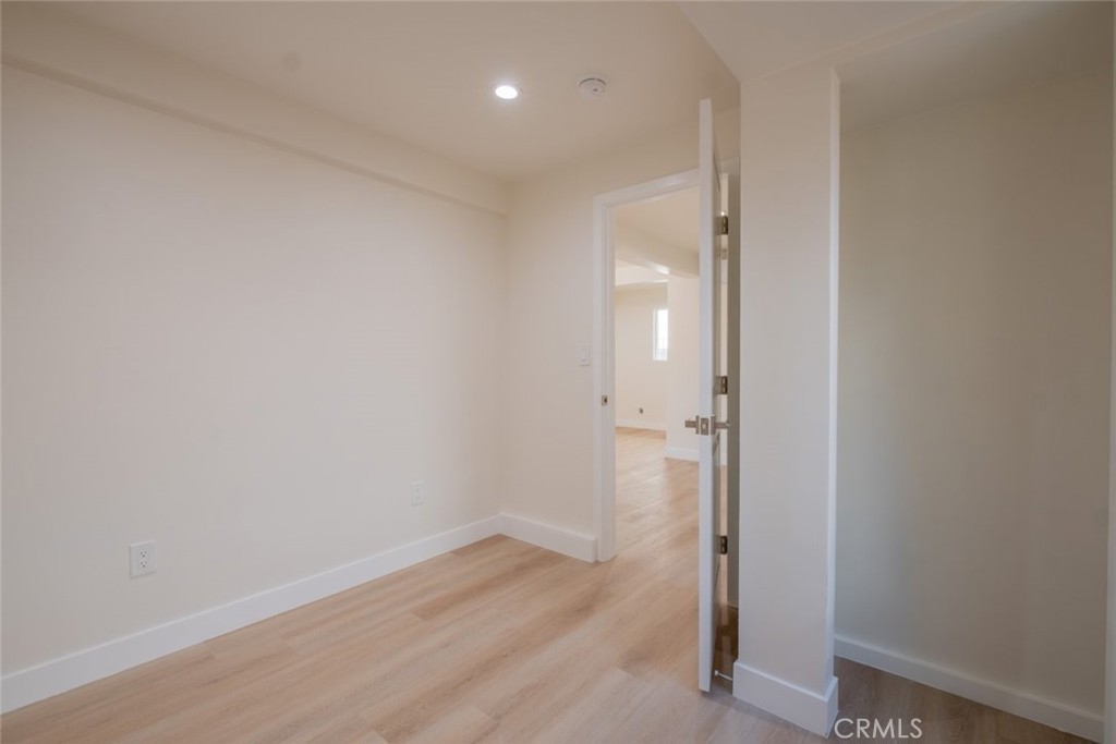 1834 N Alexandria Avenue Property Photo 34