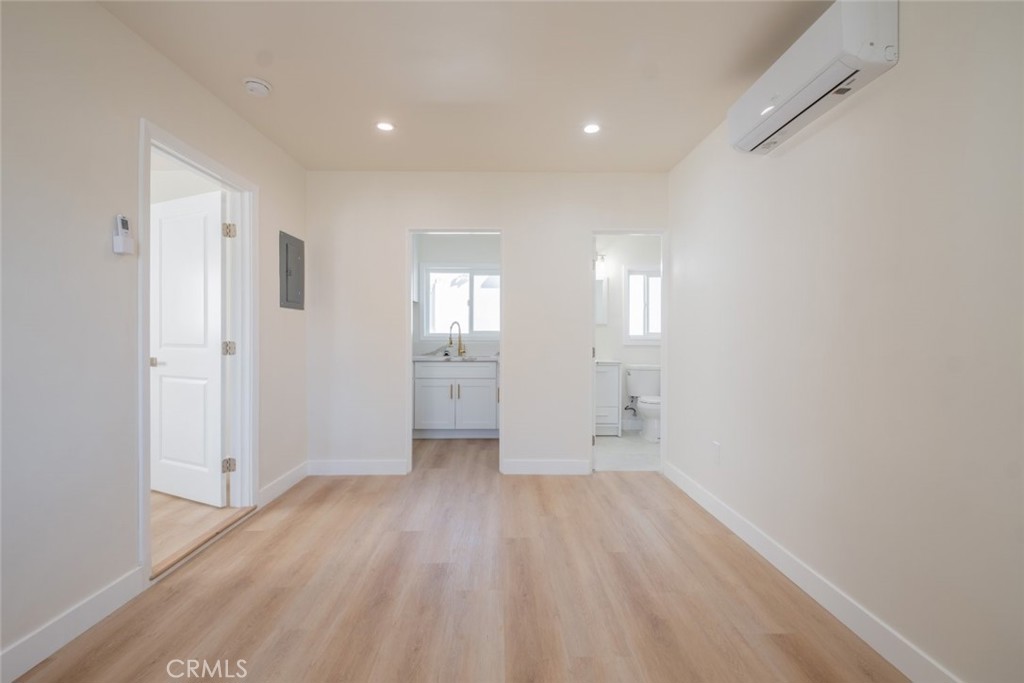 1834 N Alexandria Avenue Property Photo 38