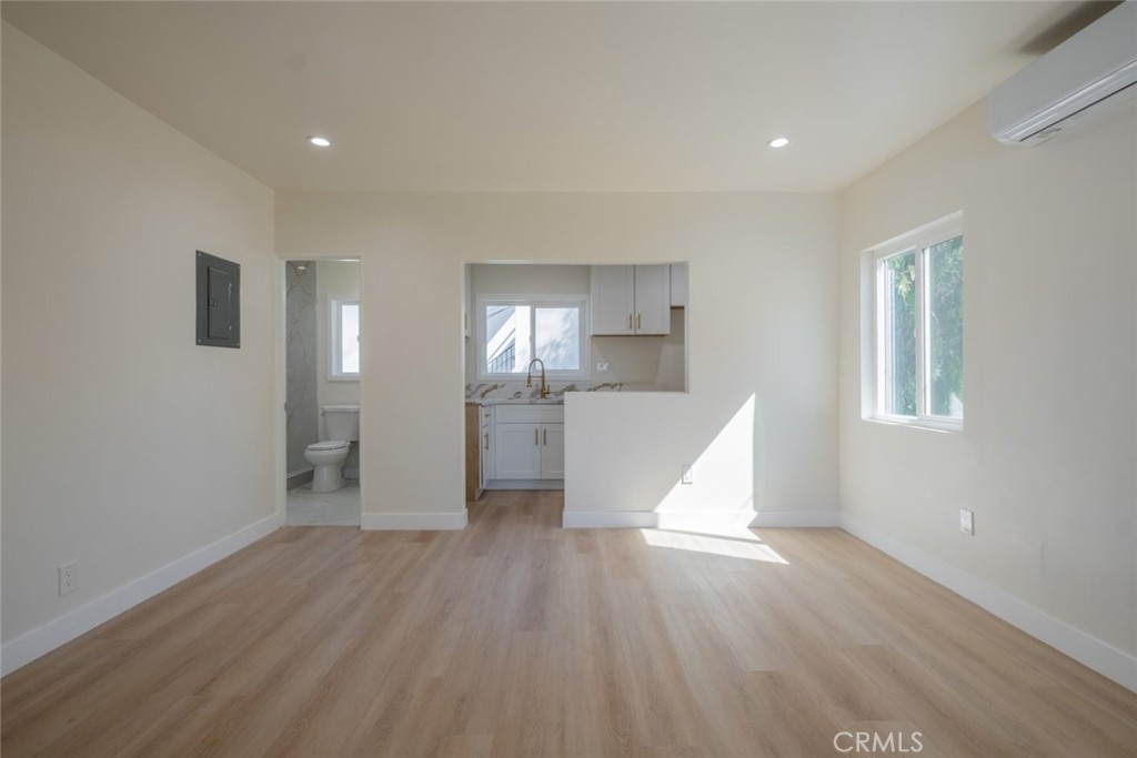 1834 N Alexandria Avenue Property Photo 47