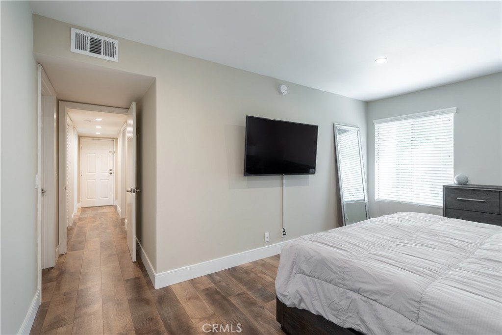 11939 Weddington Street 305 Property Photo 8