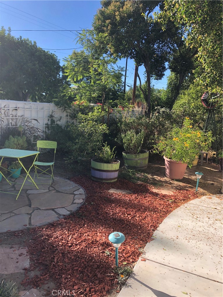 5726 Rhodes Avenue Property Photo