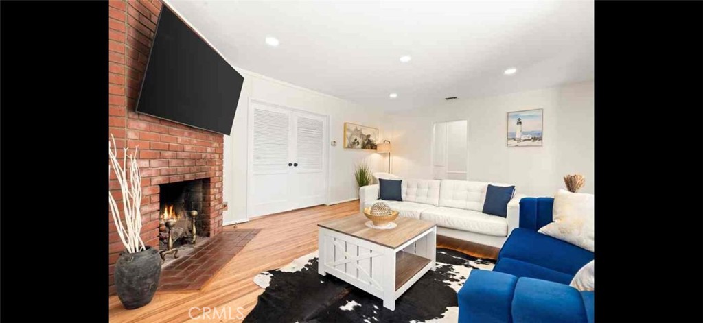 7419 W 91st Street Property Photo
