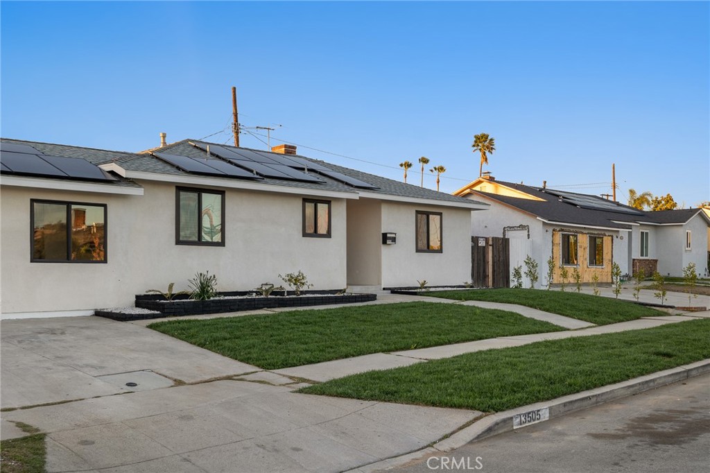 13505 Muscatine Street Property Photo
