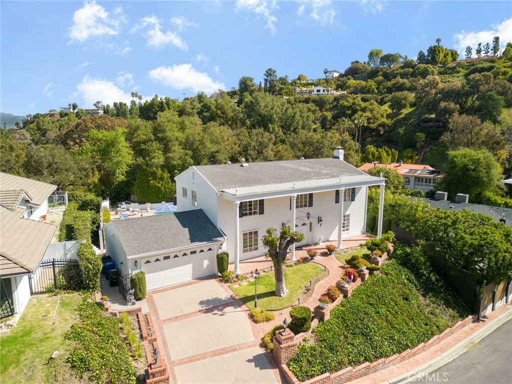 16717 Encino Hills Drive Property Photo