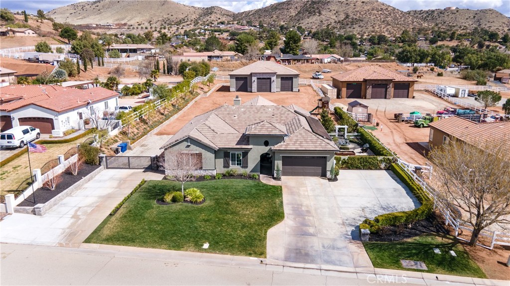33540 Desert Road Property Photo