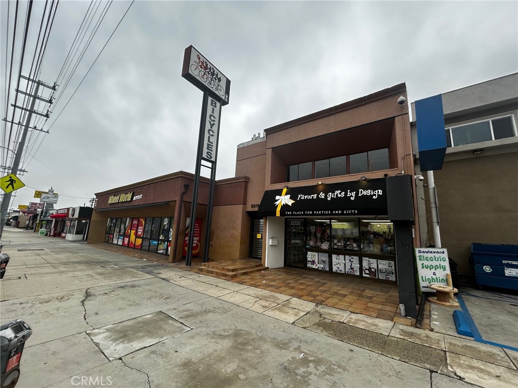 22718 Ventura Boulevard Property Photo 1
