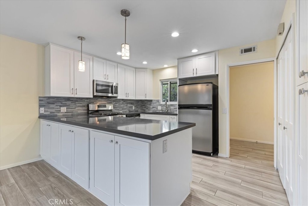 10602 Helendale Avenue Property Photo