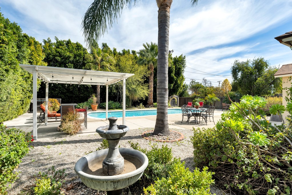 6942 Petit Avenue Property Photo