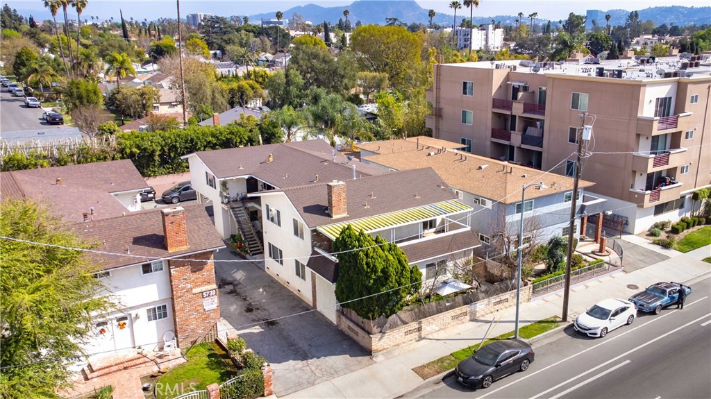 5726 Laurel Canyon #2 Property Photo