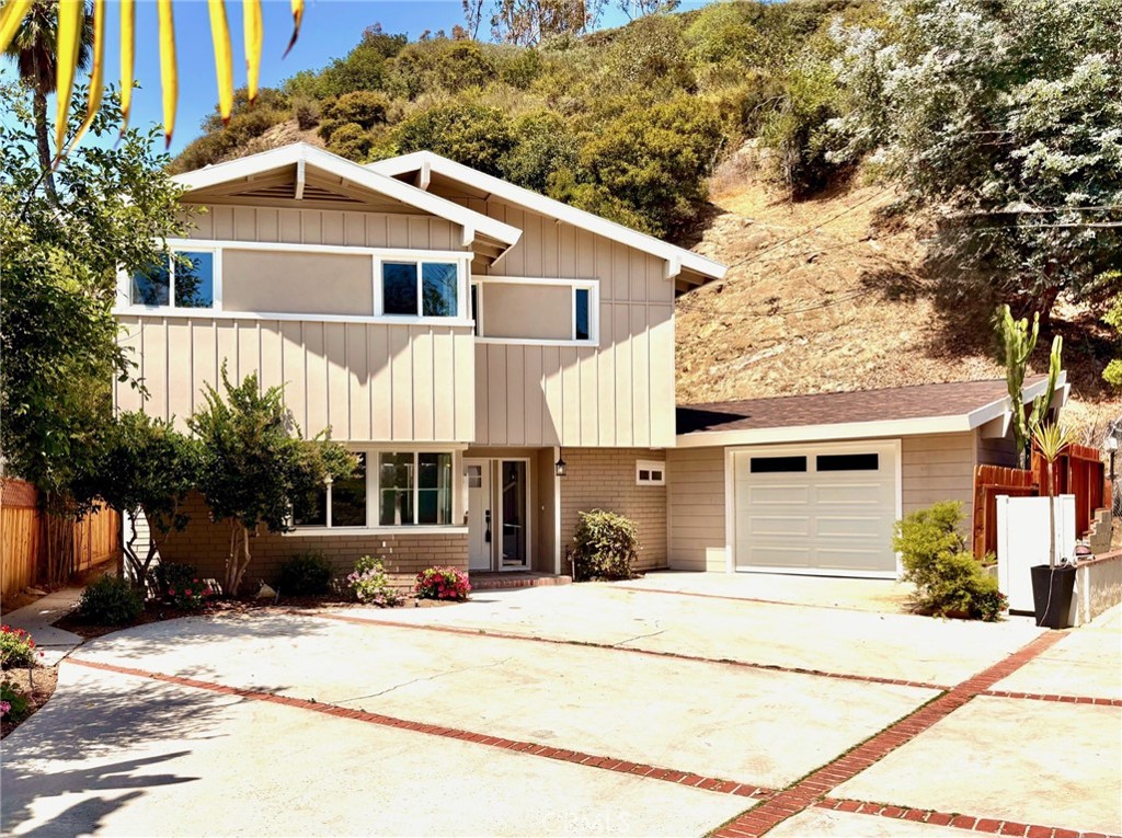 2400 Nalin Drive Property Photo 1