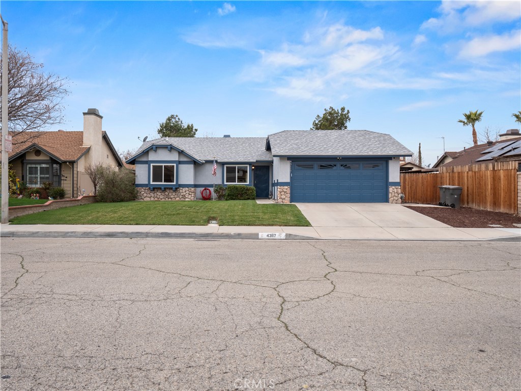 43117 21st Street W Property Photo