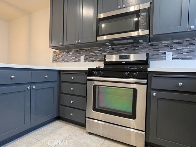 17175 Chatsworth Street Property Photo 6