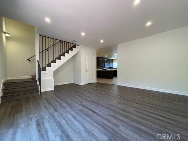 17175 Chatsworth Street Property Photo 9