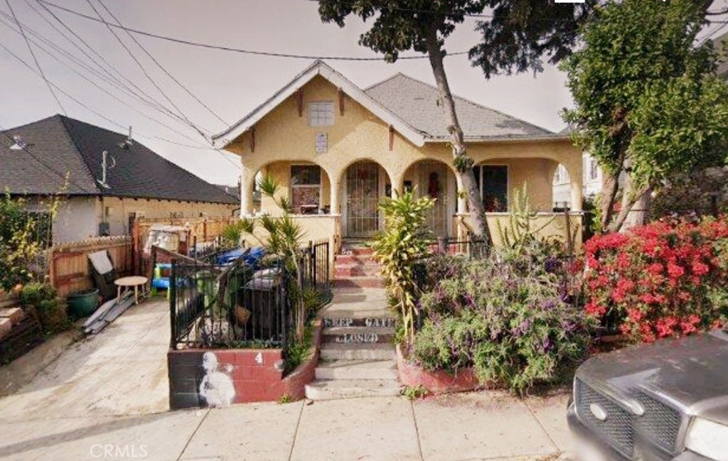 1713 S Berendo Street Property Photo 2